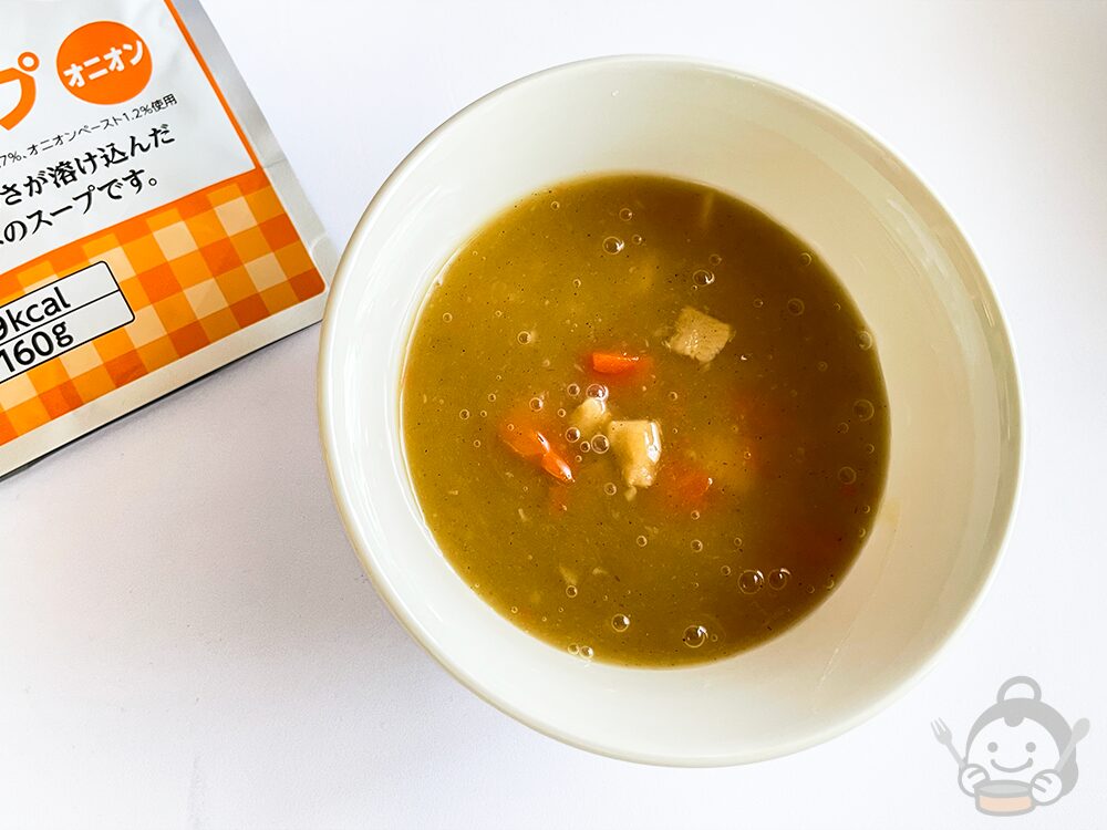 ハウスLLヒートレススープ野菜スープ オニオンを器に出したところ
